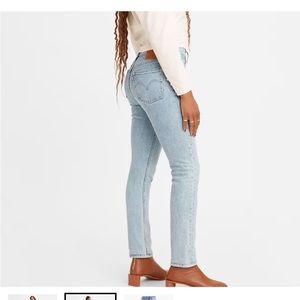 Levi’s Straight Jeans -Vintage Light Wash